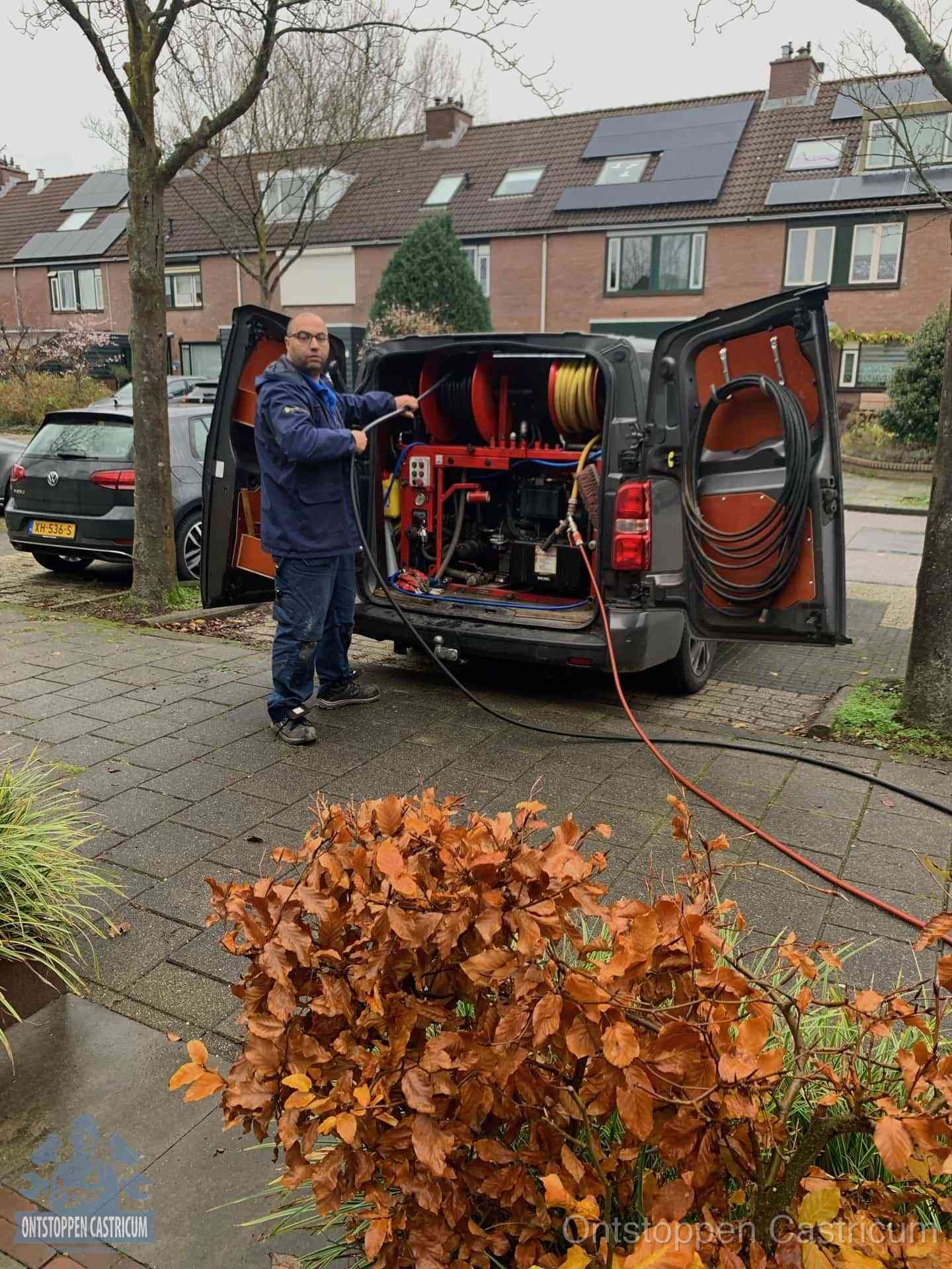 Rioolservice in de wijk in Castricum